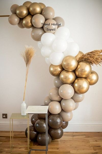 Trend Hediye Sepeti Pastel White - Chocolate - Sea Sand Chrome Gold Balloon Chain Retro