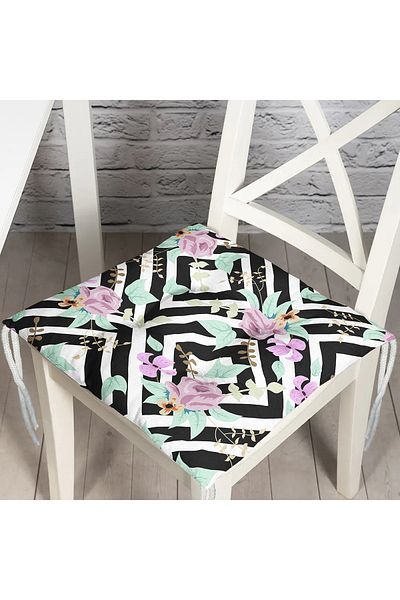 Realhomes Black and White Labyrinth Themed Abstract Flower Patterned Fluffy Chair Cushion