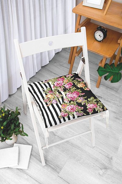 Realhomes Black and White Column Themed Hyacinth Motif Fluffy Square Chair Cushion