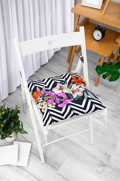 Realhomes Flower Pattern Digital Printed Fluffy Square Chair Cushion