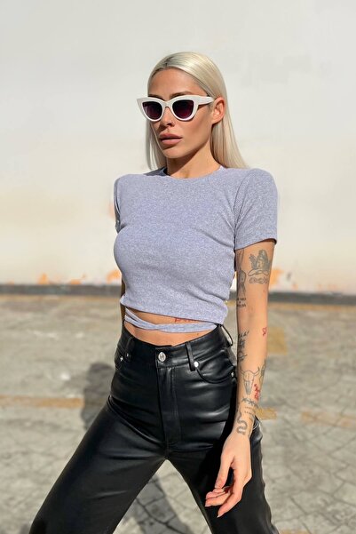 Swist Kadın Gri Kısa Kol Biye Bağlamalı Crop Bluz