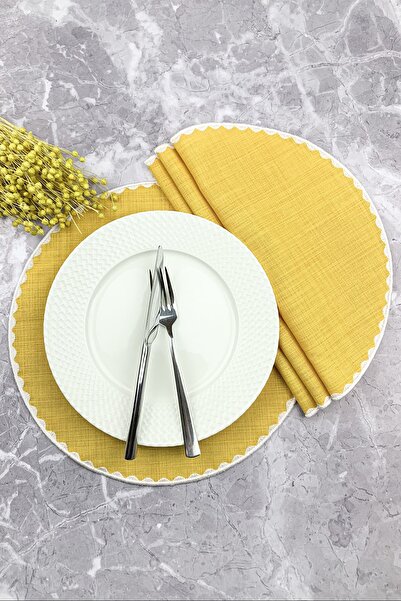 WEARE2 مجموعة من 4 قطع من مفارش المائدة المطرزة المستديرة الملونة بالخردل ومف...