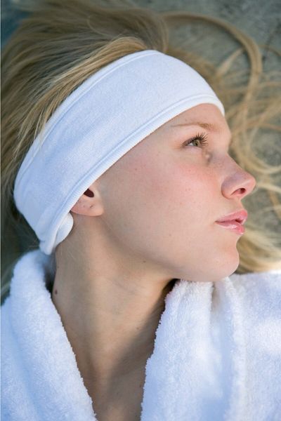 CottonTherapy عصابة رأس رياضية لليوجا باللون الأبيض - منشفة شعر قطنية