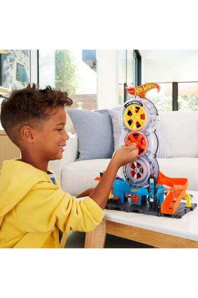 HOT WHEELS Super Twist Tire Shop Hdp02 Lisanslı Ürün