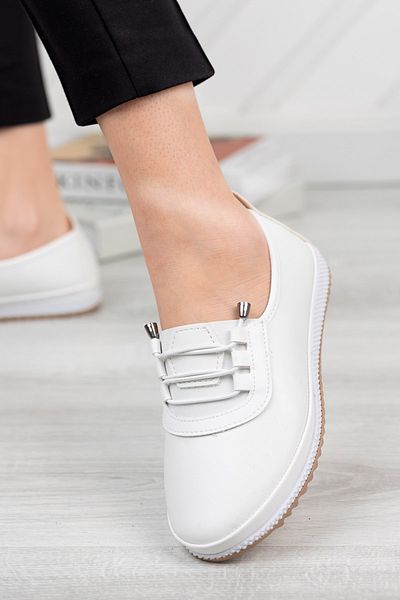Tresso shoes أحذية عادية بيضاء ناعمة لتقويم العظام