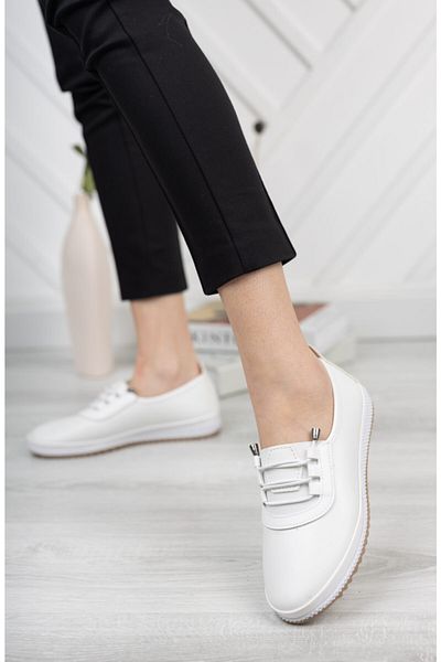 Tresso shoes أحذية عادية بيضاء ناعمة لتقويم العظام