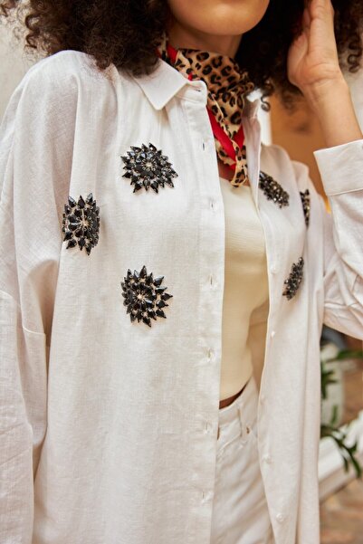 Okyanus Butik Kadın Taş Detaylı Keten Standart Beden Gömlek