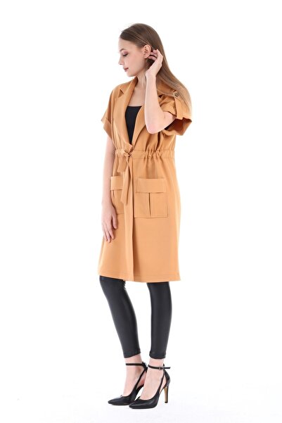 DISENTIS MODEST Mono Collar Waist Tunnel Pocket Epaulet Short Sleeve Unlined Beige Vest