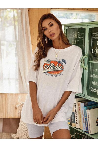 AFROGİYİM Tricou alb pentru damă cu imprimeu Aloha oversize