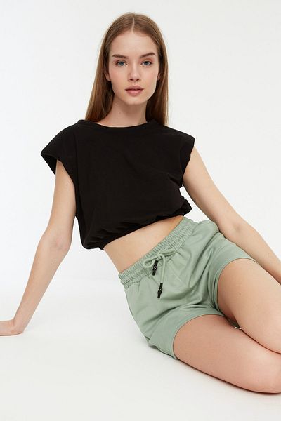 Trendyol Collection Pletené šortky z mátové vafle a bermudy TWOSS21SR0179