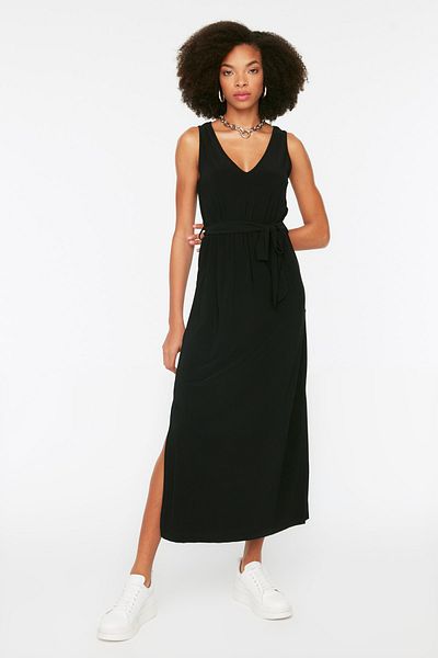 Trendyol Collection Μαύρη γραβάτα Λεπτομερές μίντι πλεκτό φόρεμα με V λαιμόκοψη TWOSS22EL2795