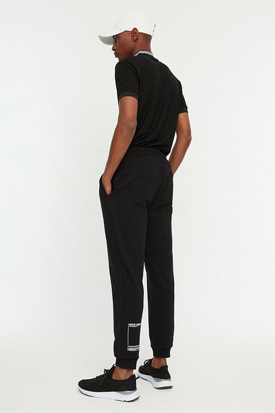 Trendyol Collection Black Elastic Leg Jogger Sweatpants - Regular Cut TMNSS22EA0101