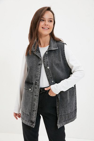 Trendyol Collection Anthrazitfarbene Jeansjacke mit Hemdkragen und Taschendetail aus 100 % Baumwolle TCTAW22CK0006