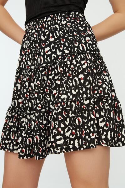 Trendyol Collection Fekete-Többszínű Flounce kötött szoknya TWOSS21ET0296