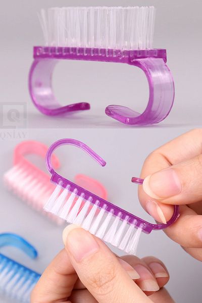 QNİAY Nail Brush