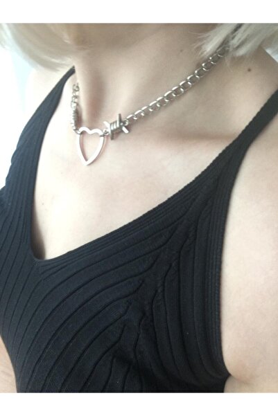 Fugusugu Heart Barbed Wire Choker