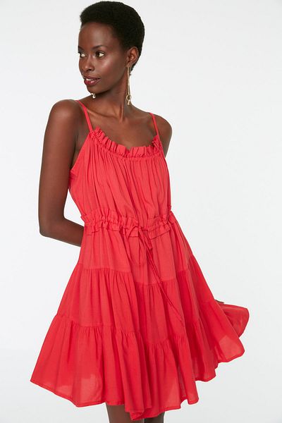 Trendyol Collection Rotes, gerafftes Mini-Webkleid mit Taille TWOSS20EL2679