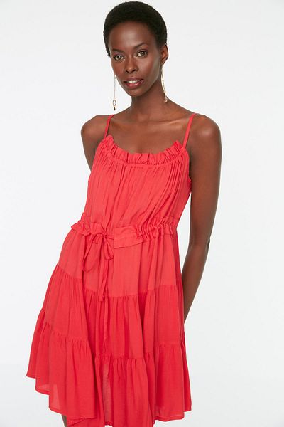 Trendyol Collection Rotes, gerafftes Mini-Webkleid mit Taille TWOSS20EL2679