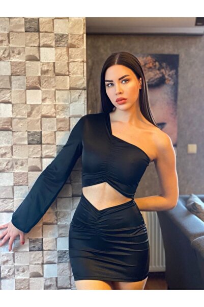 KAYAHAN COLLECTION Siyah Saten Tekkol Göbek Pencereli Elbise