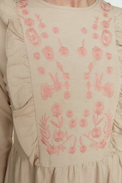 Trendyol Modest Μπεζ βολάν Λεπτομερές κεντημένο υφαντό φόρεμα TCTSS22EB0004