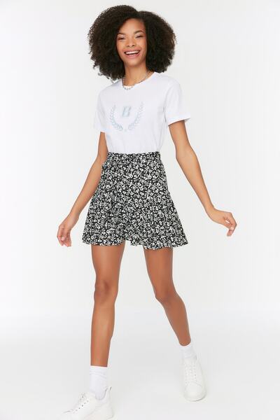 Trendyol Collection Mini pletené šortky s vícebarevným potiskem s vysokým pasem TWOSS21SR0621