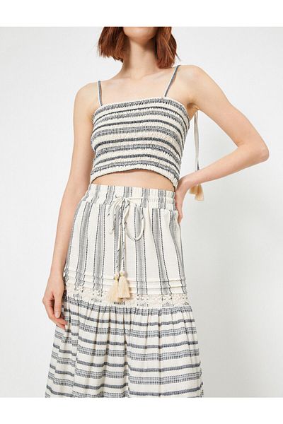 Koton Skirtly Yours Styled By Melis Ağazat - Thin Strap Crop Μπλούζα