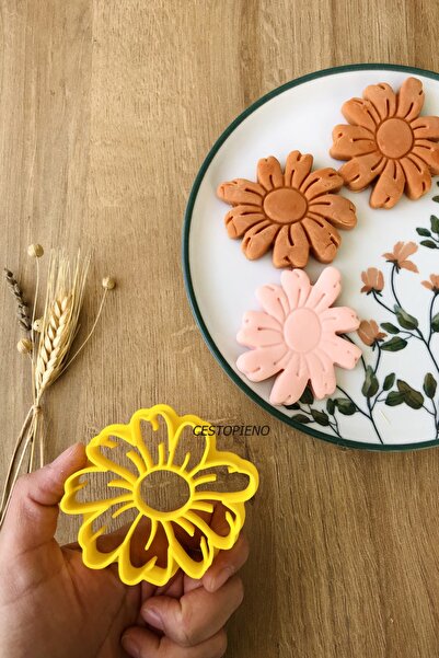 CESTOPİENO Papatya Kurabiye Kalıbı (8X7 CM)