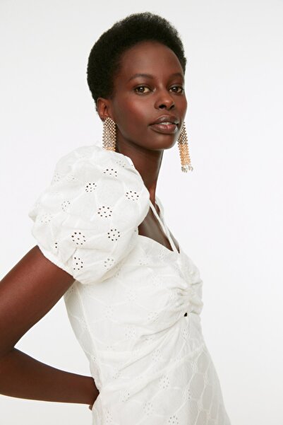 Trendyol Collection Ecru Brode A-Cut Stylish Wedding and Wedding Evening Dress - Lined, Short, TPRSS22EL1011