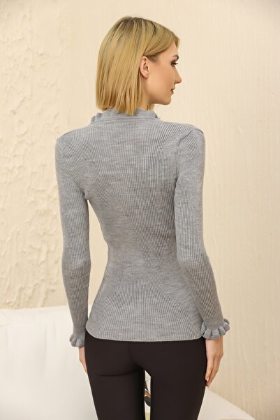 VEGENZE Women's Gray Knitwear Sweater with Lace-Up Collar and Ruffles at the Sleeve End