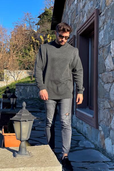 GUARAZ Oversize Gray Embroidery Detailed Padded Knitted Sweatshirt