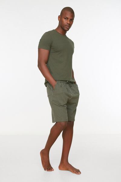 Trendyol Collection Khaki normál szabású alsó csíkos pizsama szett rövidnadrággal TMNSS22EM0013