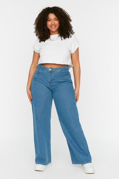 Trendyol Curve Hellblaue Jeans mit weitem Bein, große Größe, hohe Taille TBBSS22JE0211