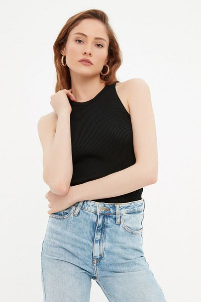 Trendyol Collection Schwarze gerippte Strickbluse TWOSS21BZ0090