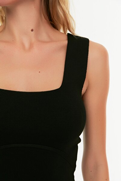 Trendyol Collection Schwarze, geschnürte, bauchfreie Strickbluse TWOSS21BZ0100