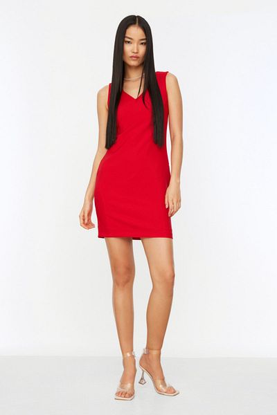 Trendyol Collection Piros, egyenes szabású mini szövött V-nyakú szőtt ruha TWOSS19AA0064