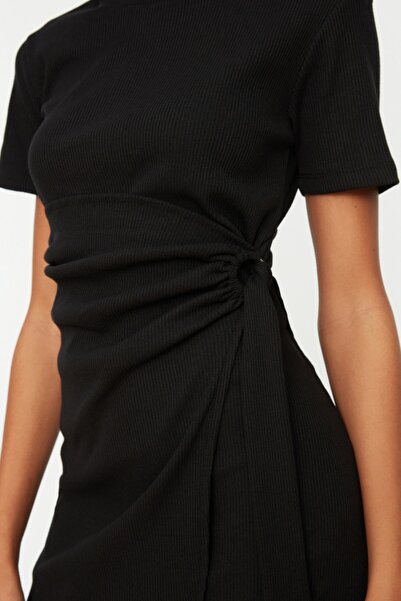 Trendyol Collection Black Tie Detailed Crew Neck Knitwear Look Mini Pletené šaty TWOSS22EL0751
