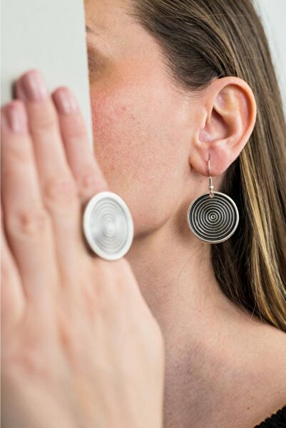 Kutcha Accessories Kadın Gümüş Kaplama Yüzük Ve Küpe Seti