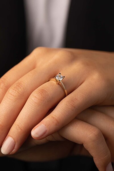 YAVUZ KUYUMCULUK 14 Ayar Altın Tektaş Yüzük V Kesim