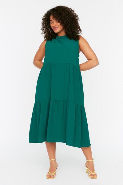 Trendyol Curve Smaragdgrünes gewebtes Kleid mit Schwungrad-Details TBBSS22EL1593