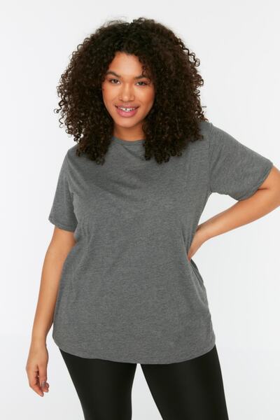 Trendyol Curve Antracitová záda Detailní pletené tričko TBBSS22TS1953