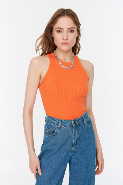 Trendyol Collection Pomarańczowa prążkowana bluzka z cienkiej dzianiny TWOSS21BZ0090