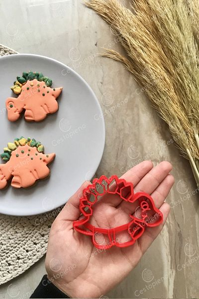 CESTOPİENO Stegosaurus Dinosaur Dough Shaper / Cookie Mold - Red