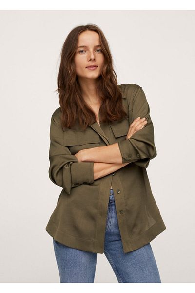 MANGO Woman Σατέν πουκάμισο με τσέπες