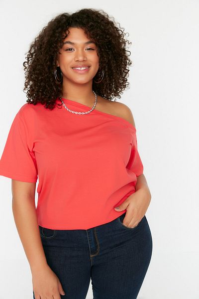 Trendyol Curve Große Größen in Bluse - Rot - Regular Fit