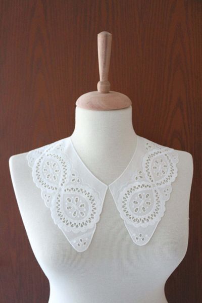 SHERLOCK HOME Vintage Scallop Collar