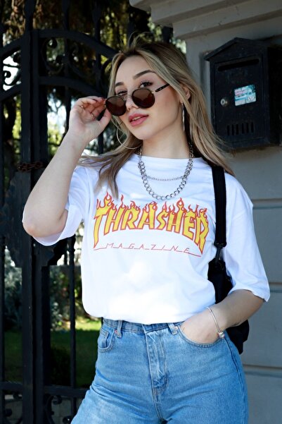 FUWEAR تيشيرت أبيض للجنسين تصميم مجلة تراشر قطن