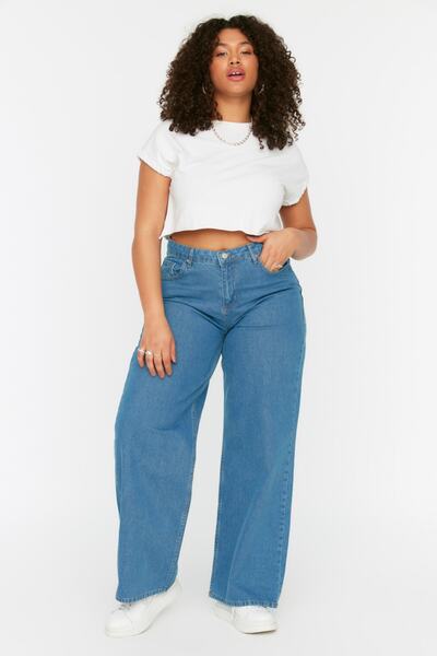 Trendyol Curve Hellblaue Jeans mit weitem Bein, große Größe, hohe Taille TBBSS22JE0211