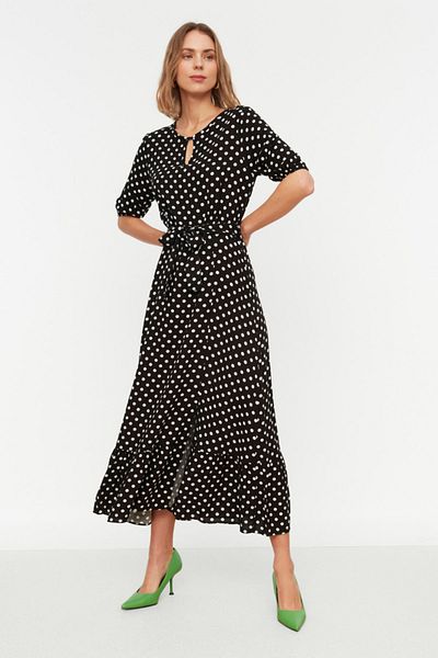 Trendyol Collection Чорна ткана сукня міді А-силуету з вирізом горловини TWOSS19XM0064 в горошок TWOSS19XM0064