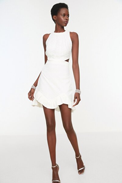 Trendyol Collection Kleid - Weiß - Bodycon