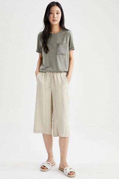 DeFacto Regular Fit Crew Neck Short Sleeve T-Shirt with Pocket Detail